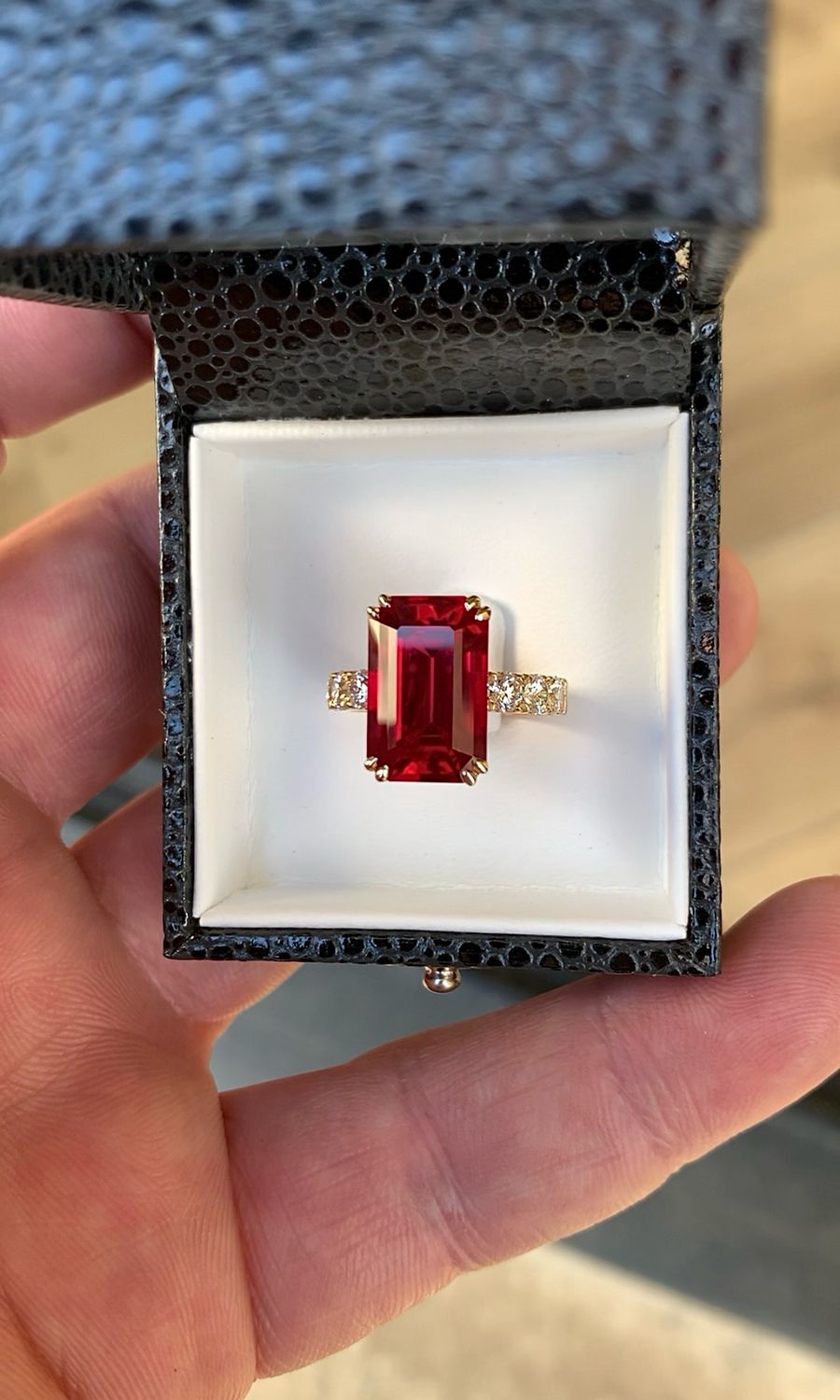 ᴬᵀᵞᴾᴵᶜᴬᴸ RUBY DIAMOND RING