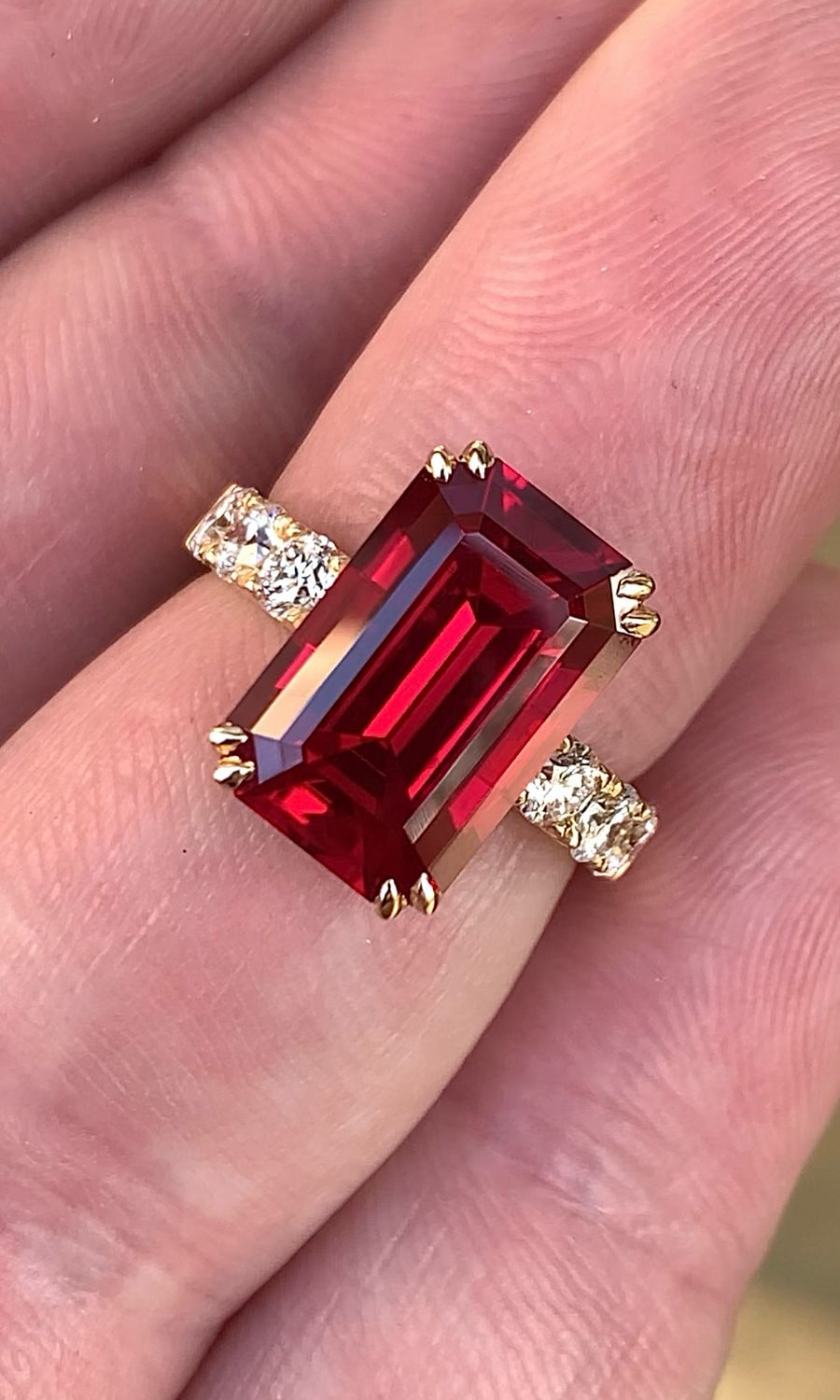 ᴬᵀᵞᴾᴵᶜᴬᴸ RUBY DIAMOND RING