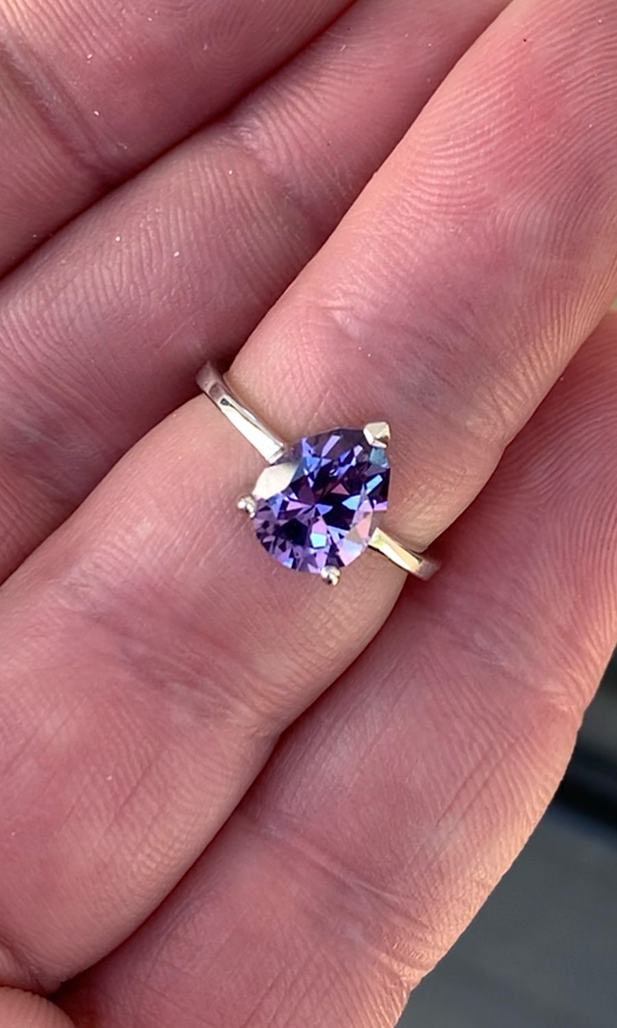 ᴬᵀᵞᴾᴵᶜᴬᴸ TANZANITE COLORED SAPPHIRE SILVER RING