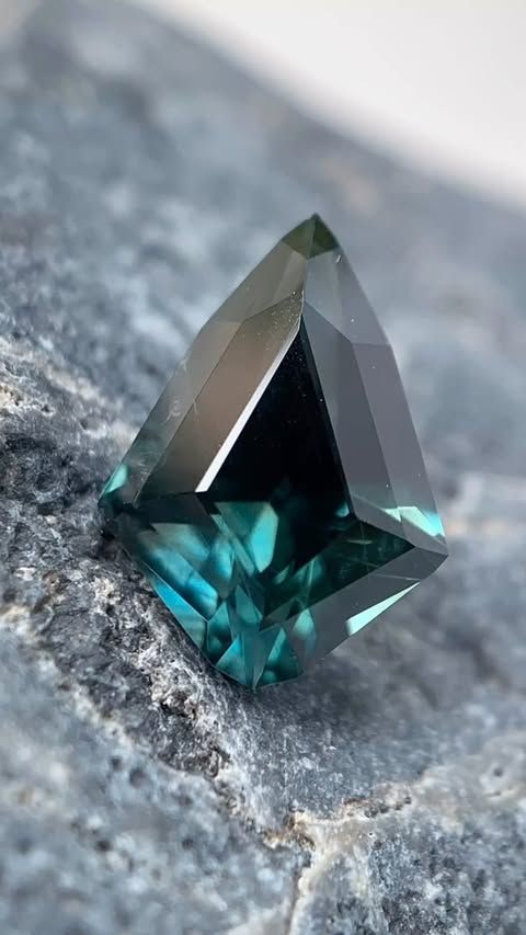 ᴬᵀᵞᴾᴵᶜᴬᴸ KENYAN SAPPHIRE 1.59ct