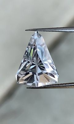 ᴬᵀᵞᴾᴵᶜᴬᴸ COLORLESS SAPPHIRE 5.95ct🌱