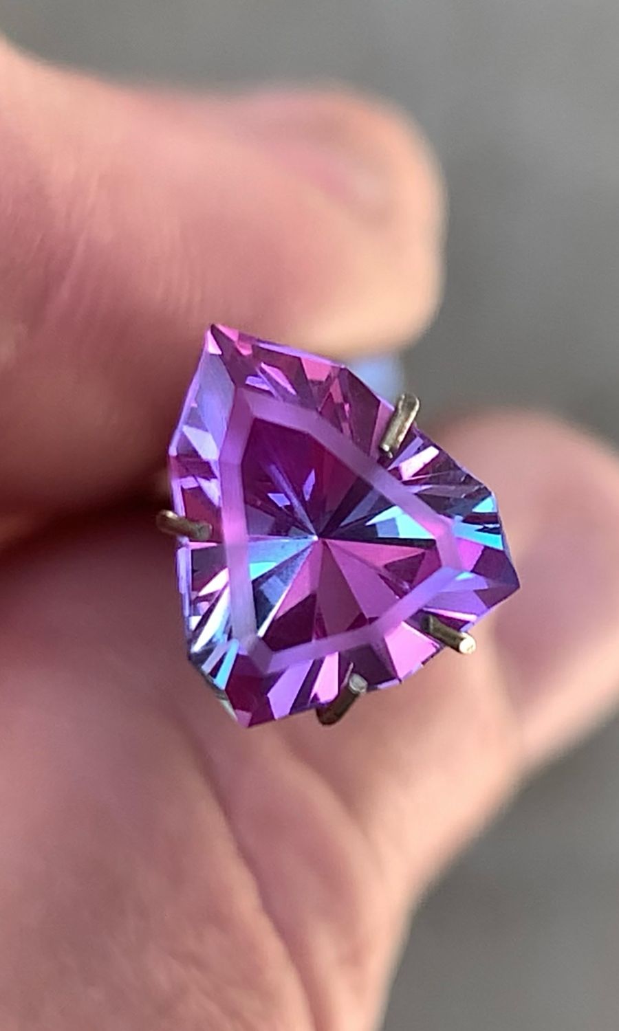 ᴬᵀᵞᴾᴵᶜᴬᴸ BI-COLOR SAPPHIRE 3.14ct 🌱