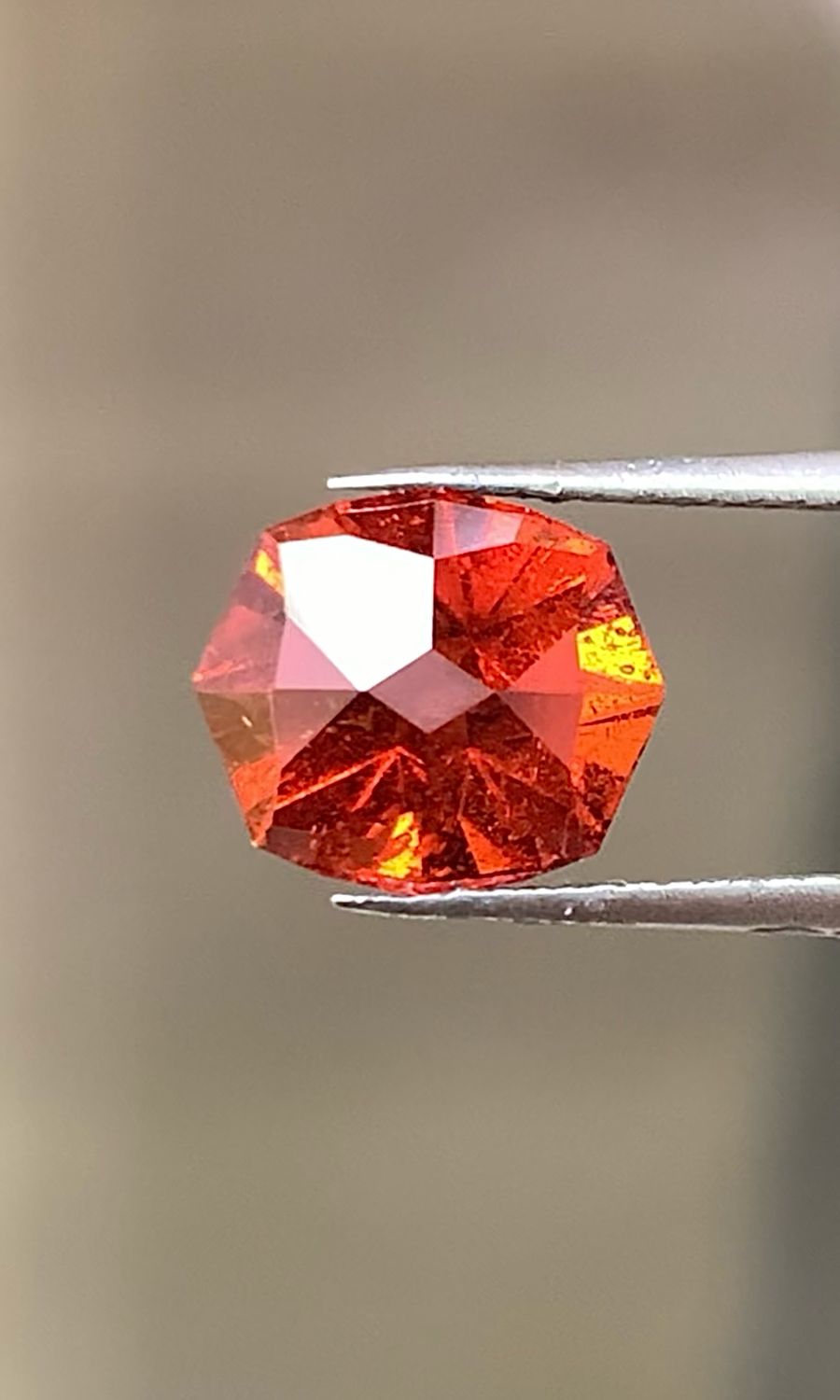 ᴬᵀᵞᴾᴵᶜᴬᴸ ORANGE GARNET 2.34ct
