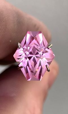 ᴬᵀᵞᴾᴵᶜᴬᴸ PADPARADSCHA SAPPHIRE (Nº050608 DJEVA SWISS) 5.83ct 🌱