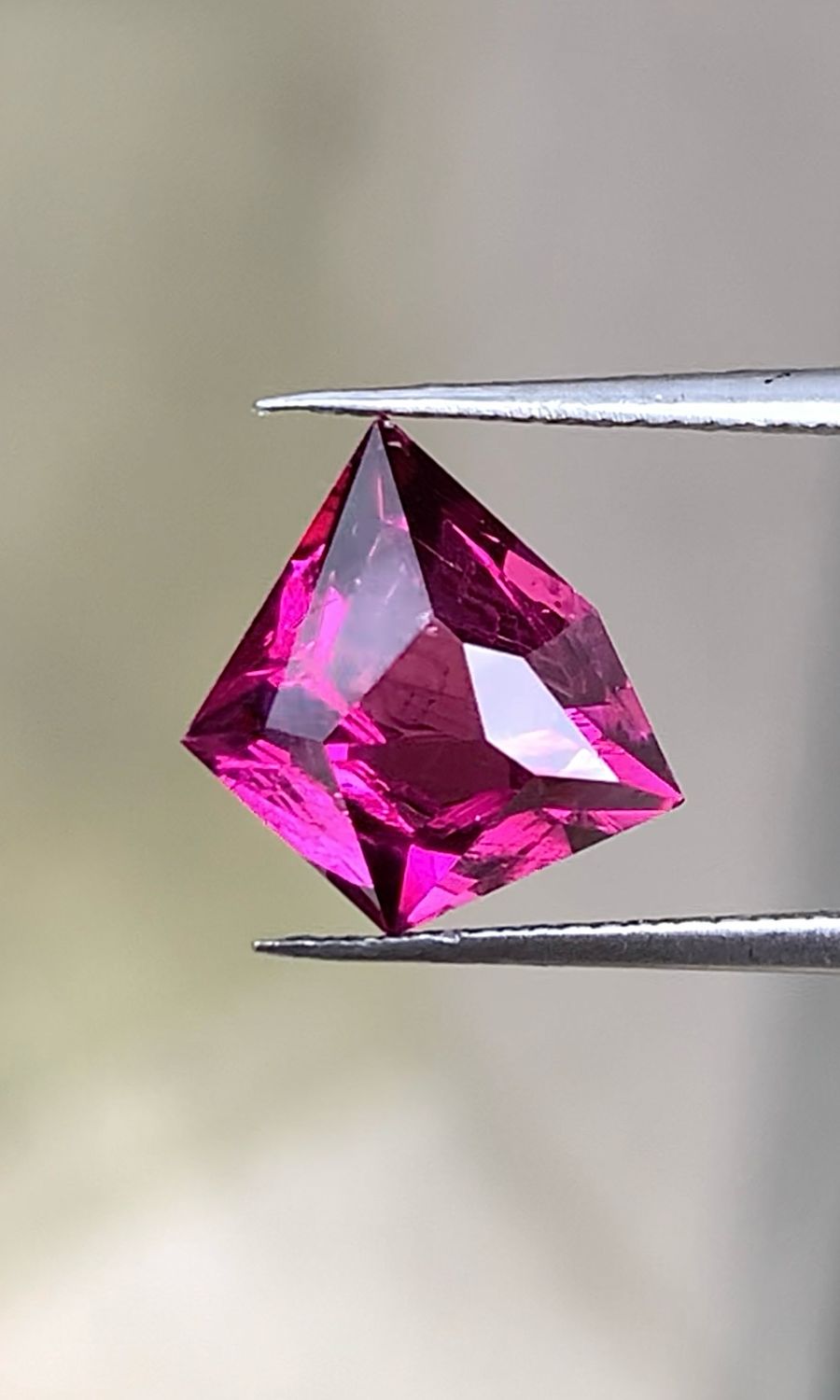 ᴬᵀᵞᴾᴵᶜᴬᴸ WILD VIVID RASPBERRY PURPLE GARNET 3.38ct