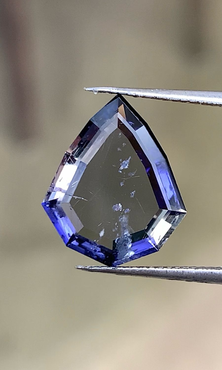ᴬᵀᵞᴾᴵᶜᴬᴸ IOLITE 3.55ct