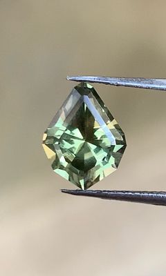 ᴬᵀᵞᴾᴵᶜᴬᴸ PARTI COLOR UMBA SAPPHIRE 1.61ct