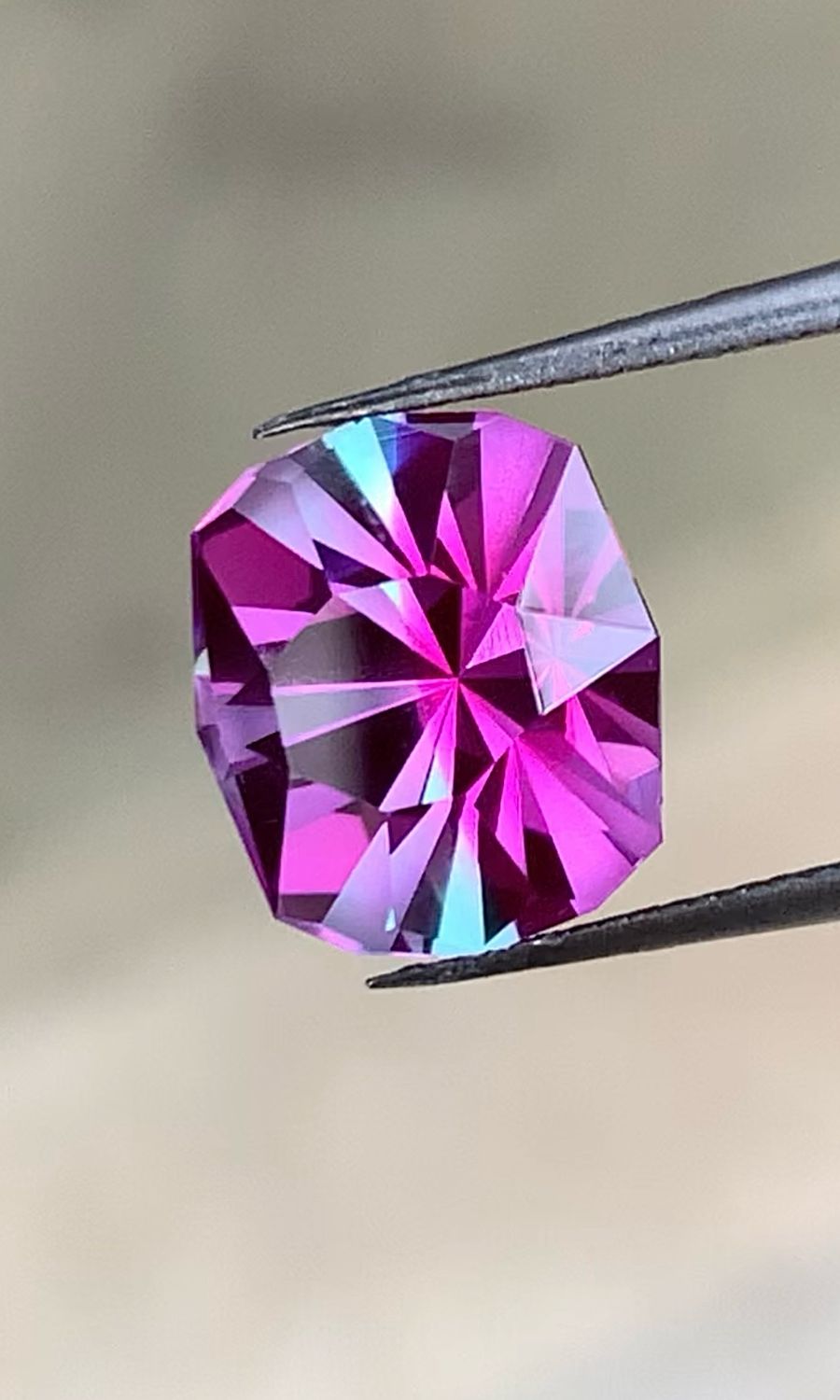 ᴬᵀᵞᴾᴵᶜᴬᴸ BI-COLOR SAPPHIRE 6.17ct 🌱