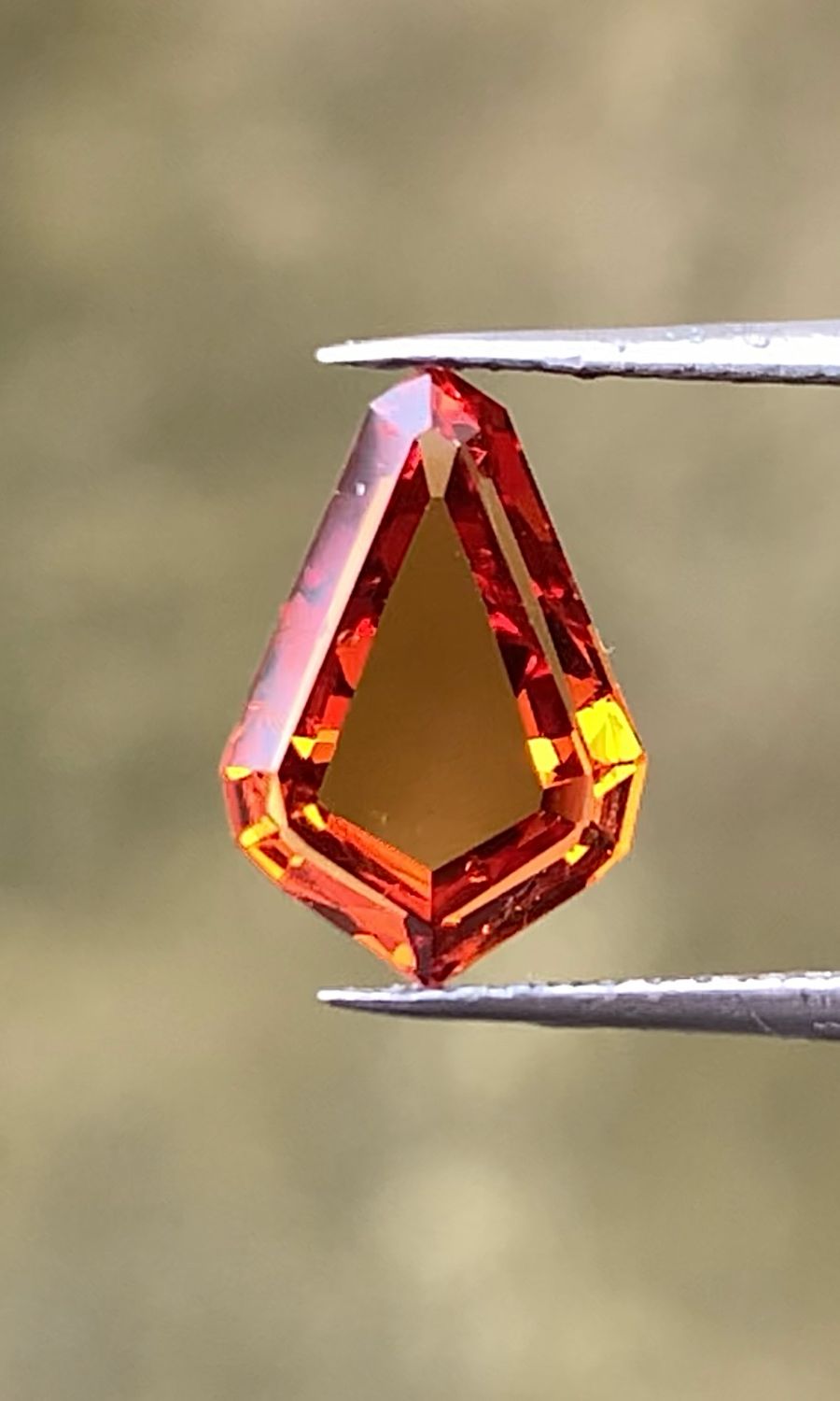 ᴬᵀᵞᴾᴵᶜᴬᴸ FANTA GARNET 1.27ct