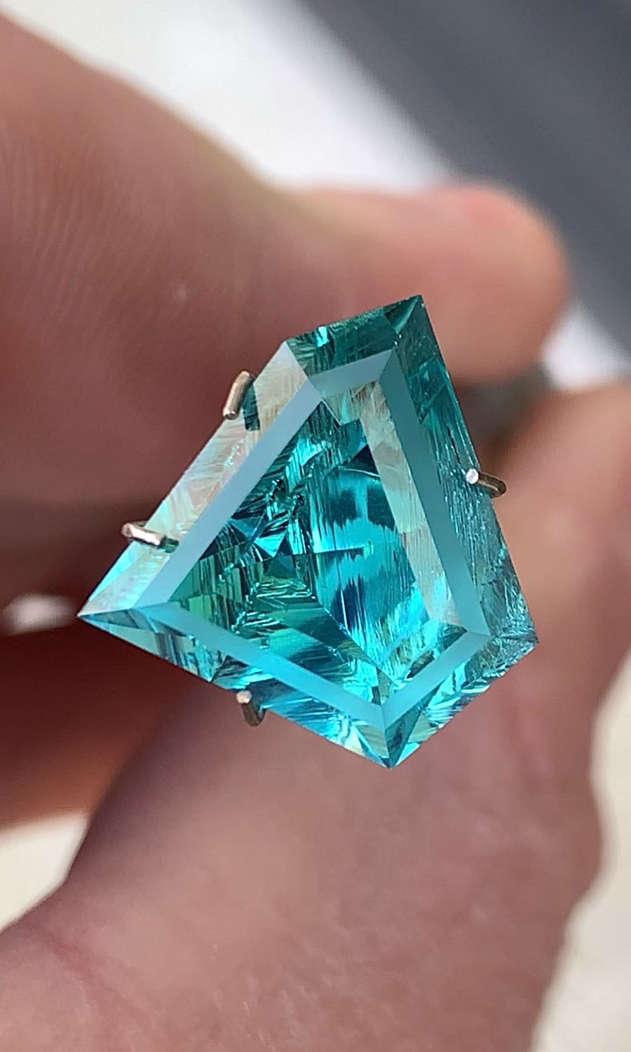 ᴬᵀᵞᴾᴵᶜᴬᴸ WILD MALDIVES SAPPHIRE 11.82 ct 🌱