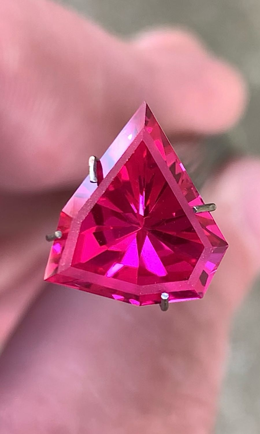 ᴬᵀᵞᴾᴵᶜᴬᴸ JEDI SAPPHIRE 6.81ct 🌱