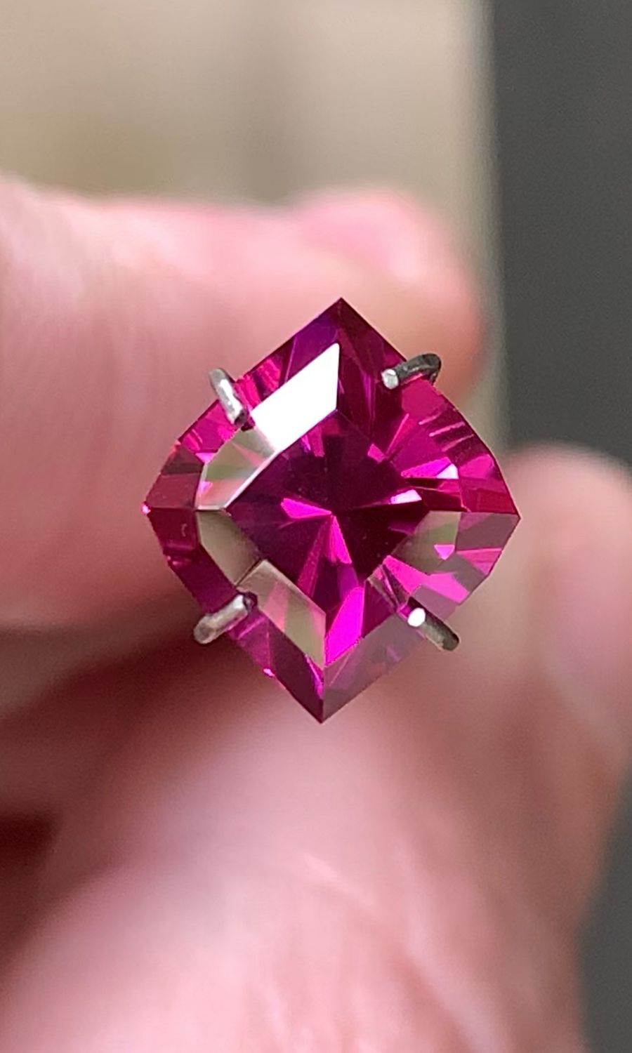ᴬᵀᵞᴾᴵᶜᴬᴸ INTENSE DRAGONFRUIT SAPPHIRE 4.07ct 🌱