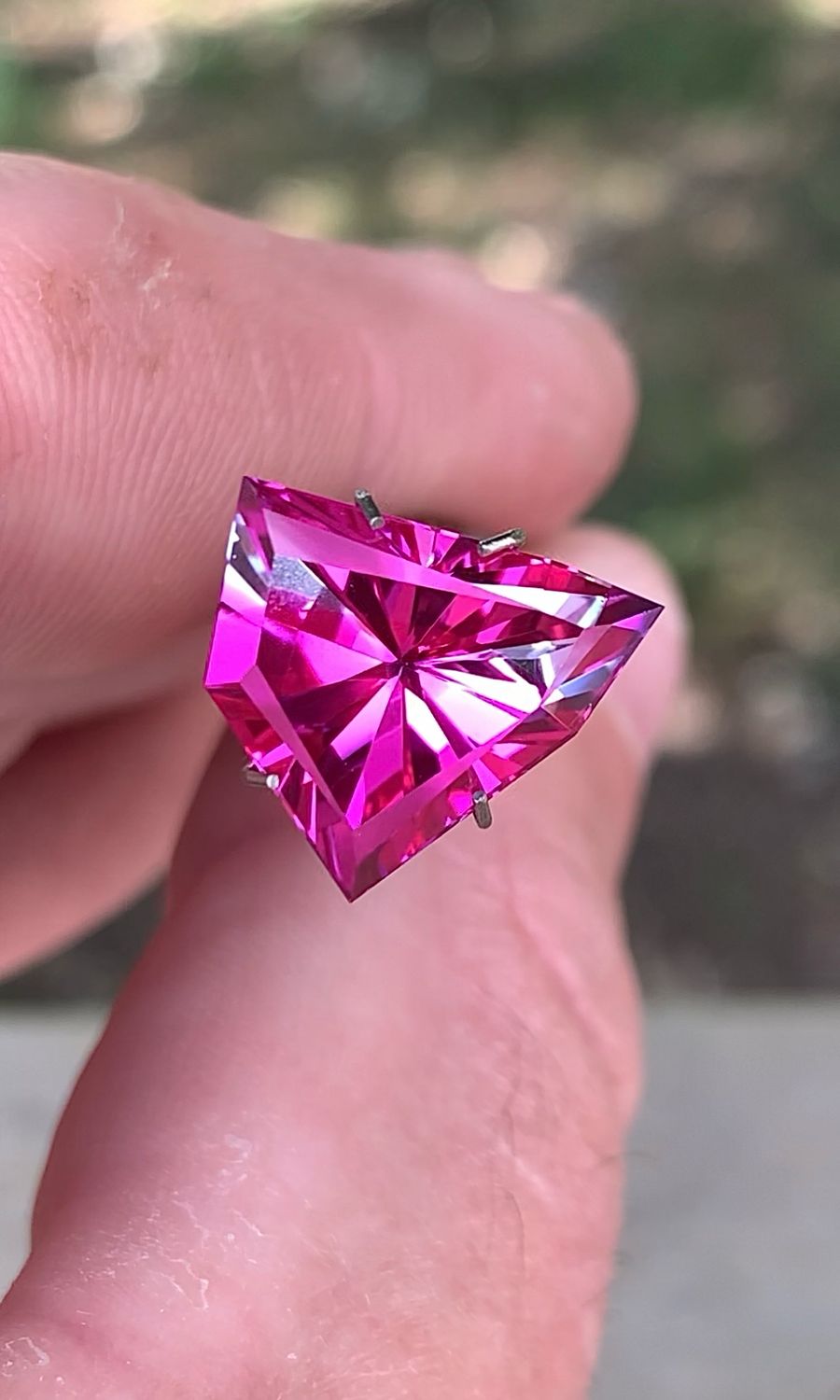 ᴬᵀᵞᴾᴵᶜᴬᴸ FUSHIA PRISM SAPPHIRE 10.54ct 🌱