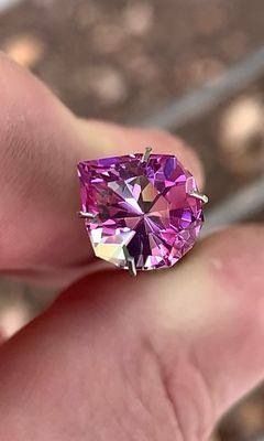 ᴬᵀᵞᴾᴵᶜᴬᴸ FUCHSIA SAPPHIRE 4.55ct 🌱