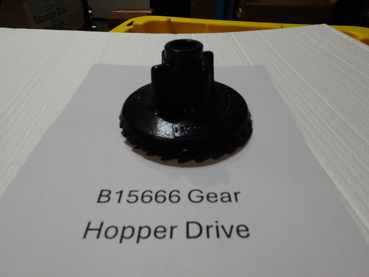 John Deere Part # B15666 Gear for 71 Planters John Deere Part # B15666 Gear for 71 Planters