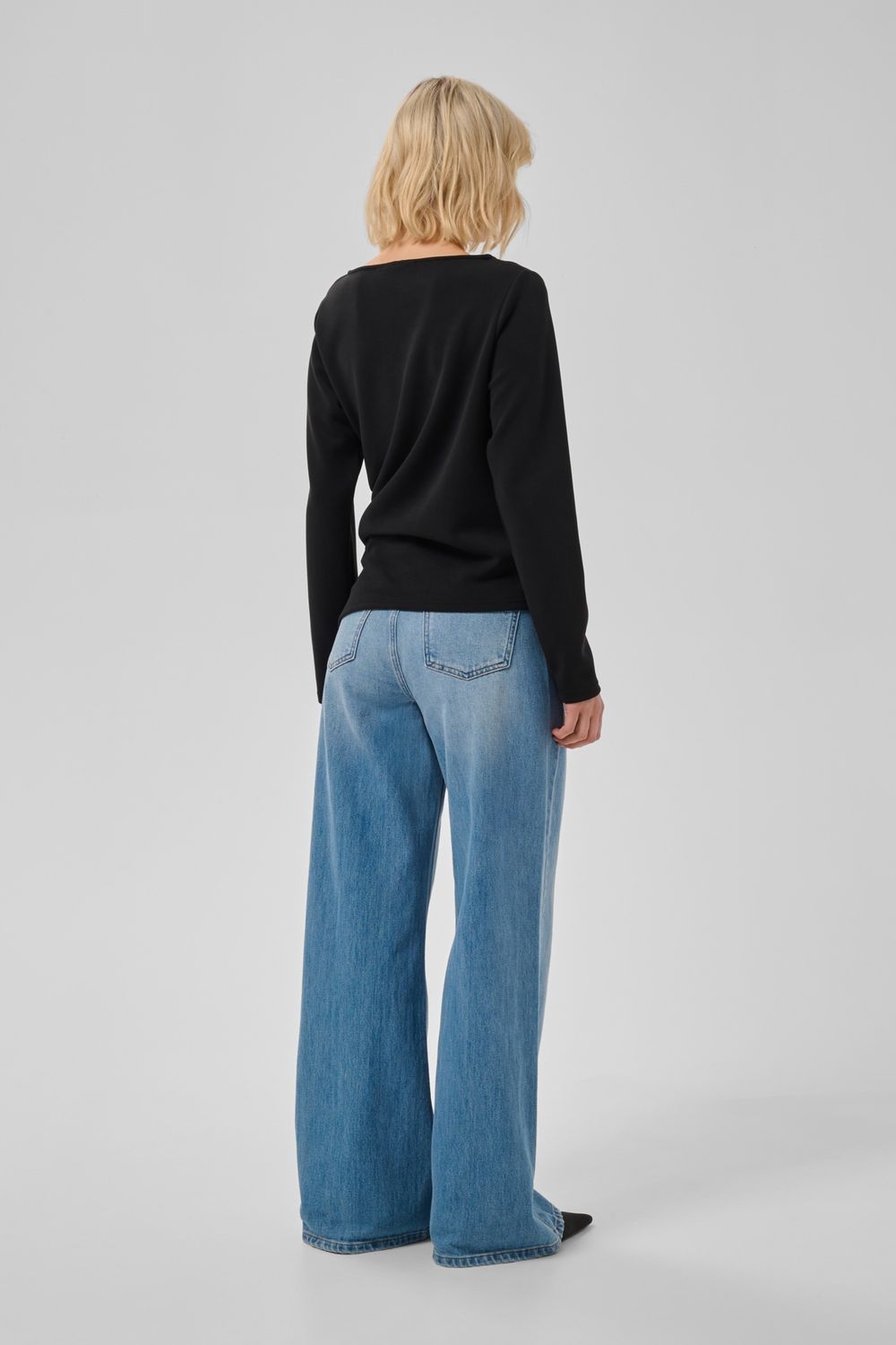 MWHelle Asymmetric Blouse