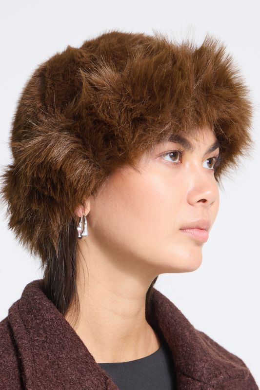 IAEBNA HOOD