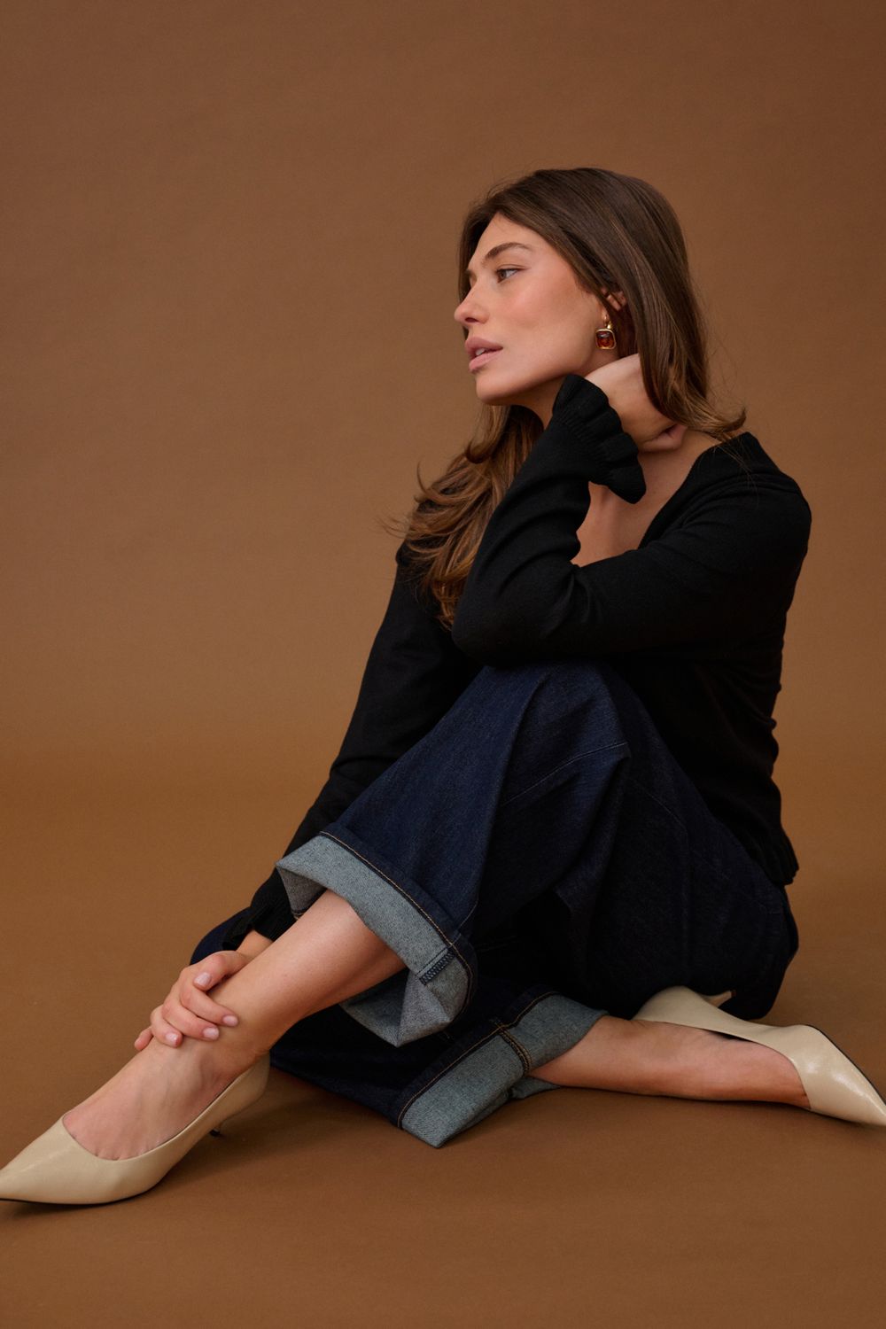 CUclare Annemarie Frill Vneck
