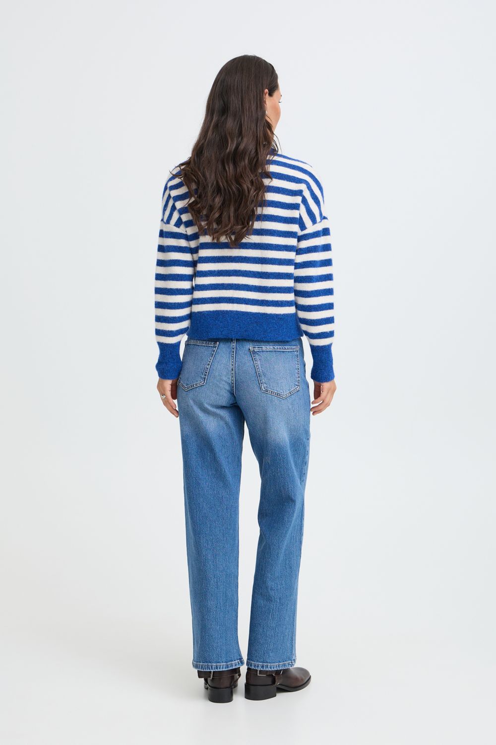 BYOMEA CREW JUMPER