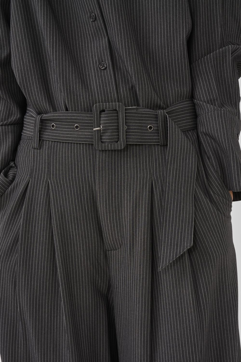23 THE PINSTRIPED HIGH PANT
