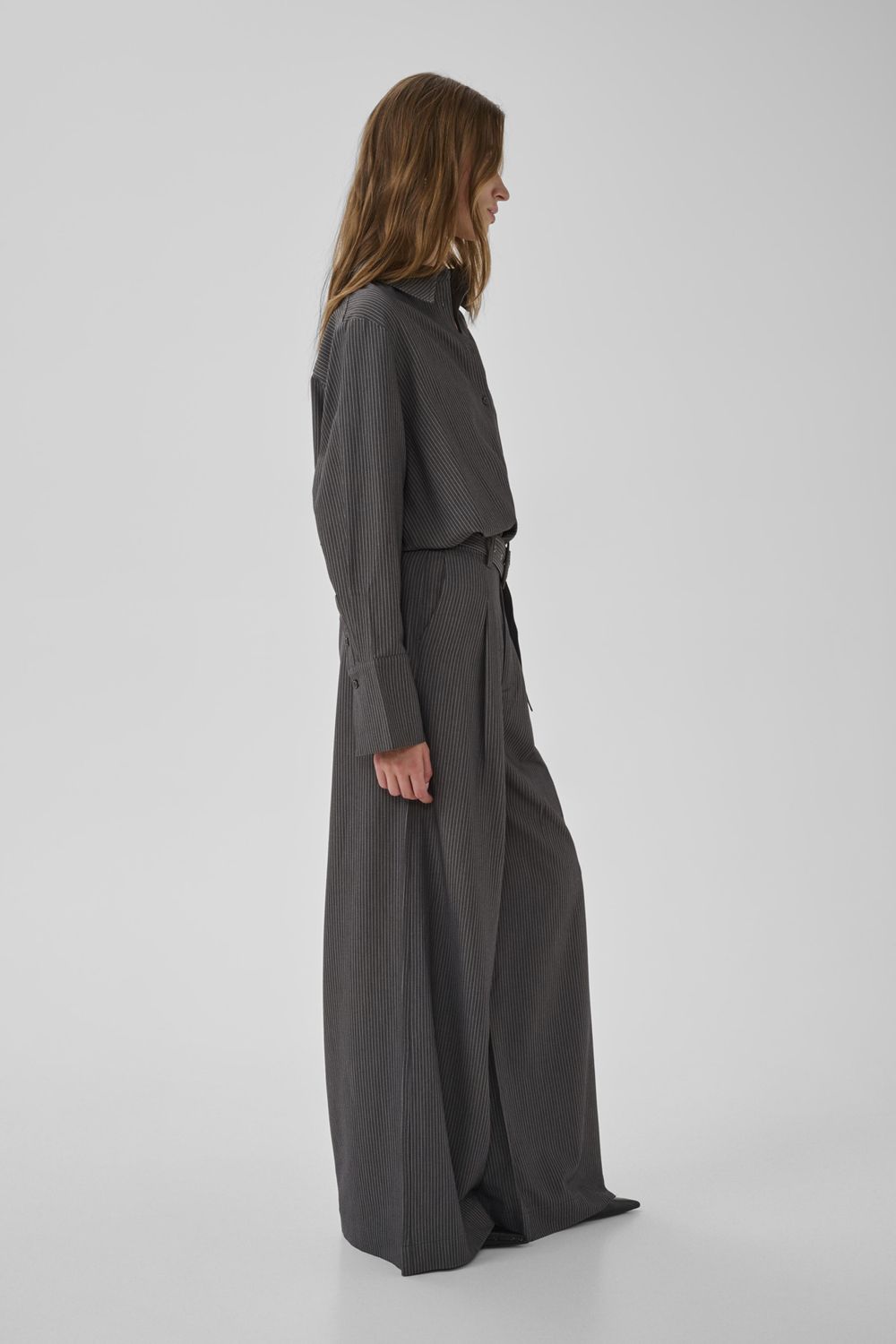 23 THE PINSTRIPED HIGH PANT