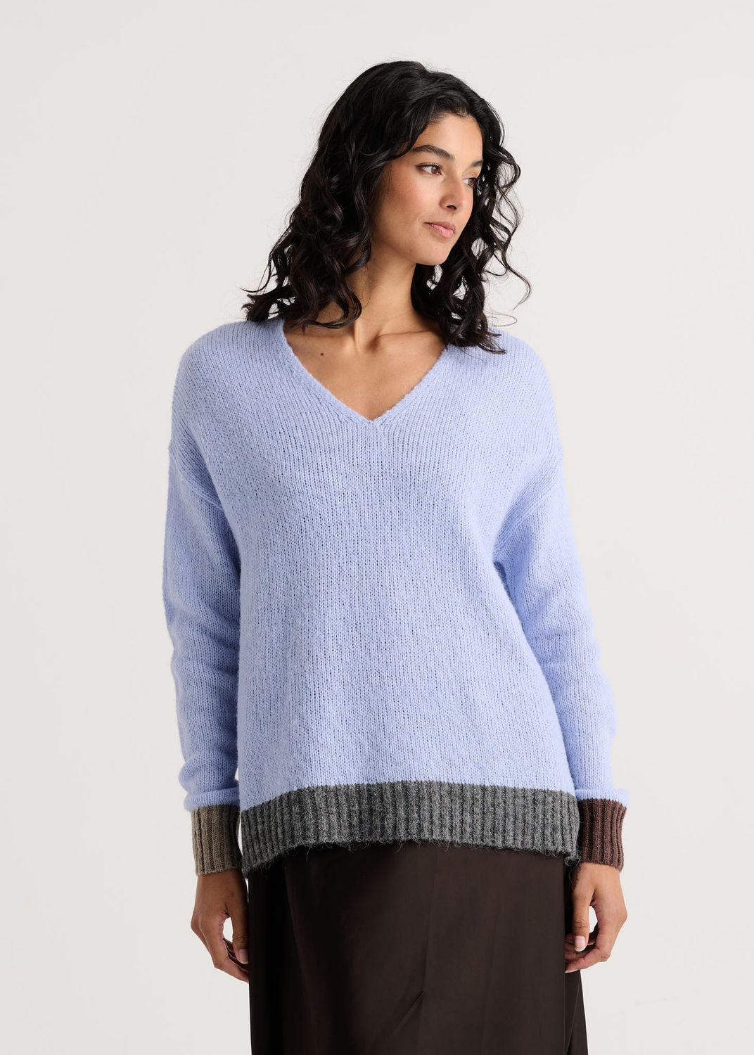 Casual Luxe V