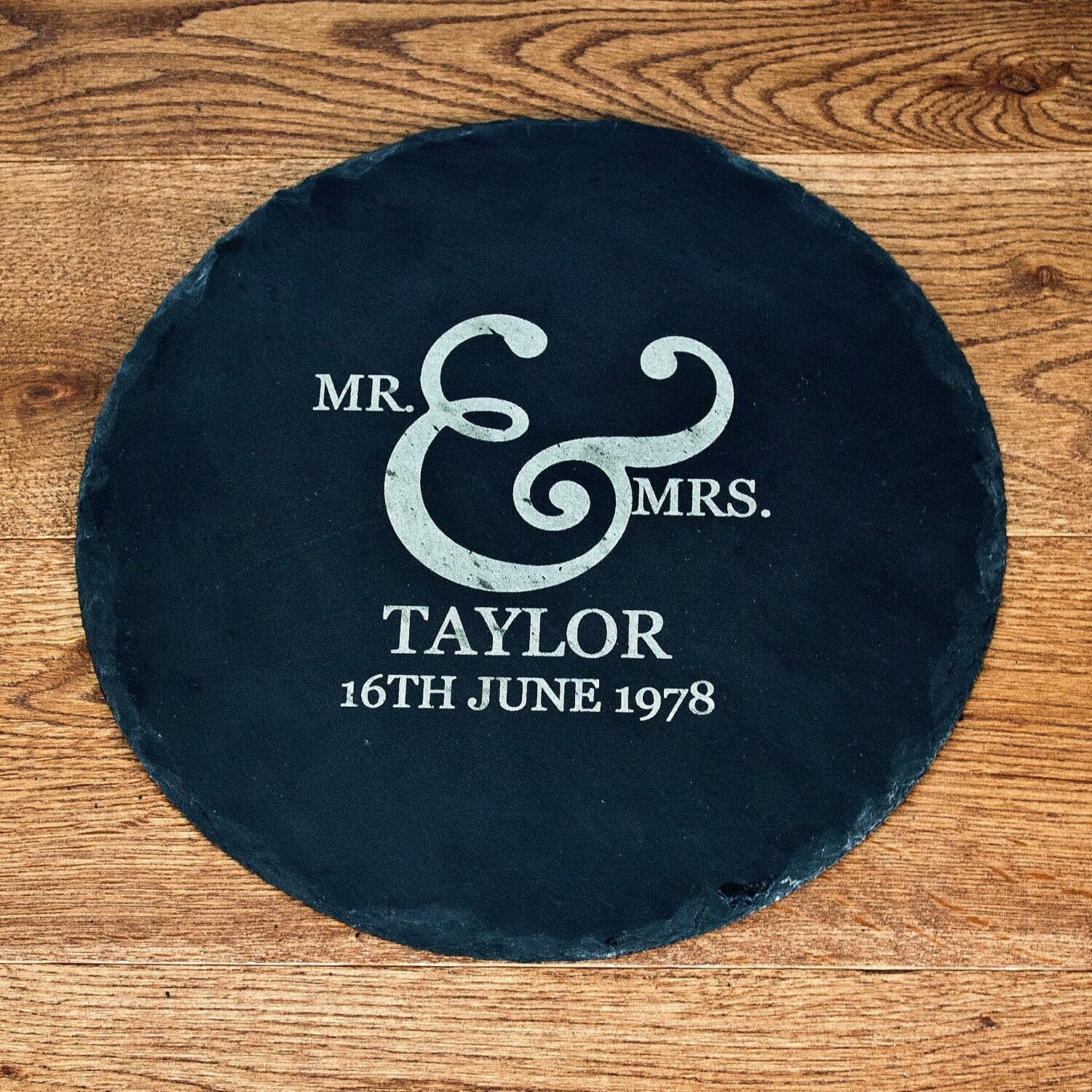 MR AND MRS ROMANTIC AMPERSAND ROUND SLATE CHEESE BOARD