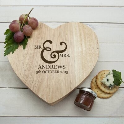 CLASSIC COUPLES&#39; ROMANTIC HEART CHEESE BOARD