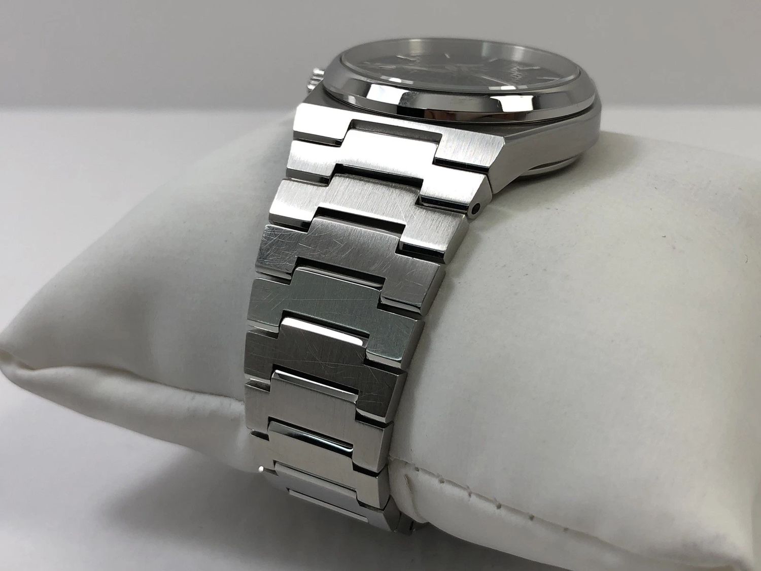 Tissot PRX T137.407.11.041.00 — 40mm blue dial Powermatic 80