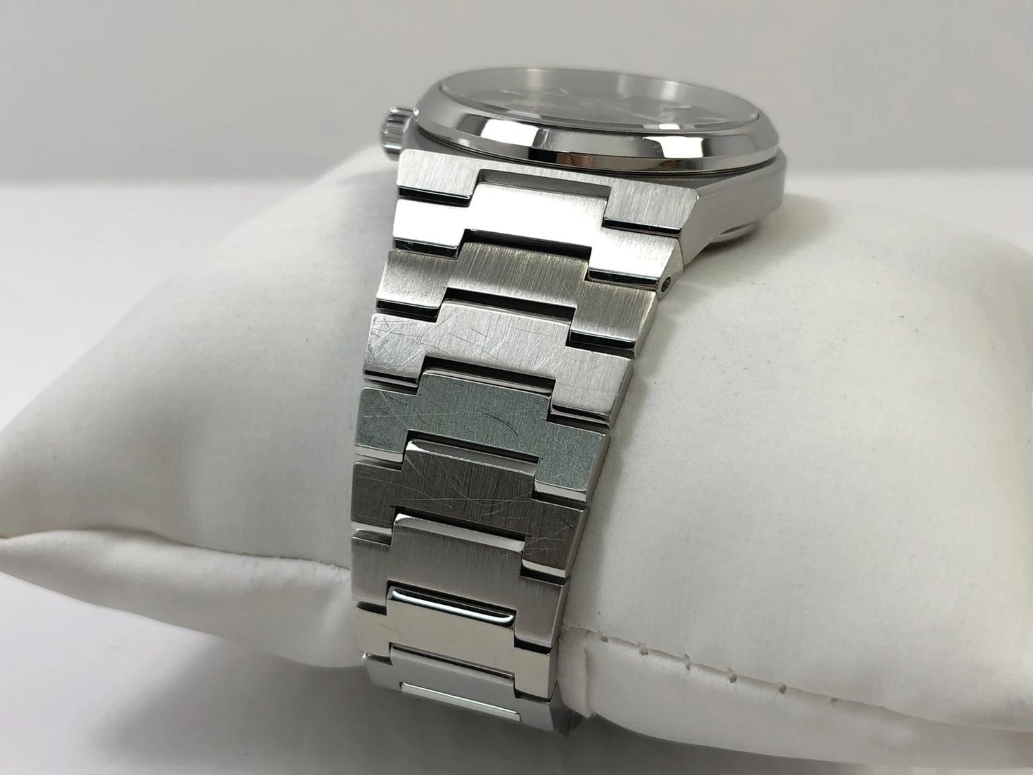 Tissot PRX T137.407.11.041.00 — 40mm blue dial Powermatic 80