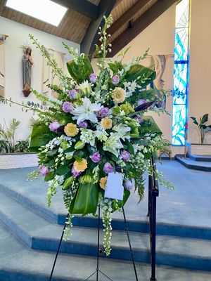 $500 Fresh Flower Easel Funeral Sympathy Arrangement