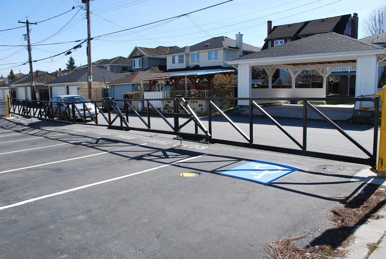 Double Swinging Slide Gate