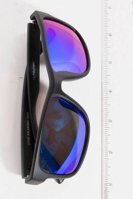 Curved Matte Frame Polarized Square Sunglasses