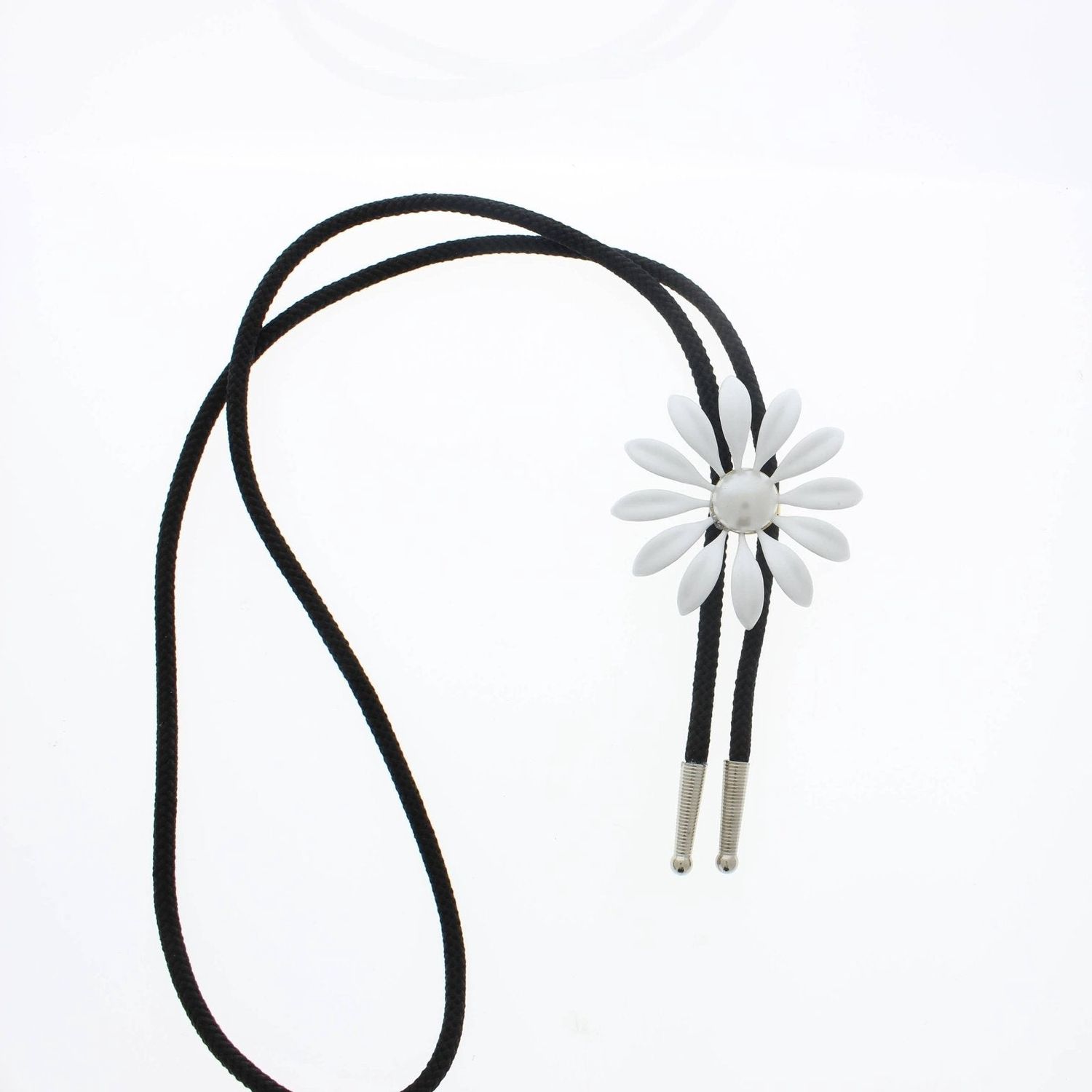 White Enamel Daisy Bolo Tie, Stone Type: Pearl