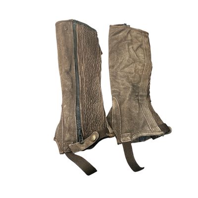 C12/L15 Tredstep Half Chap