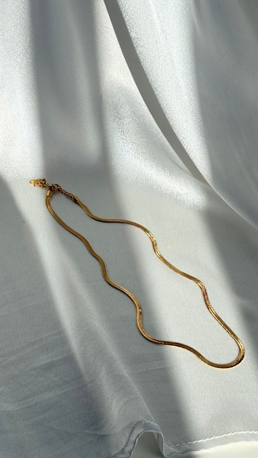 Pia Gold Necklace