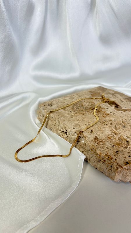 Pia Gold Necklace