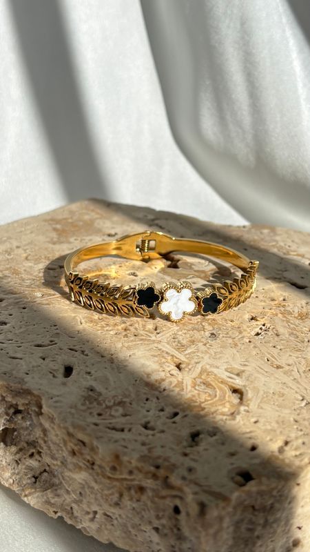 Clover Gold Bracelet
