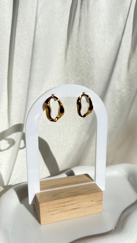 Lia Earrings