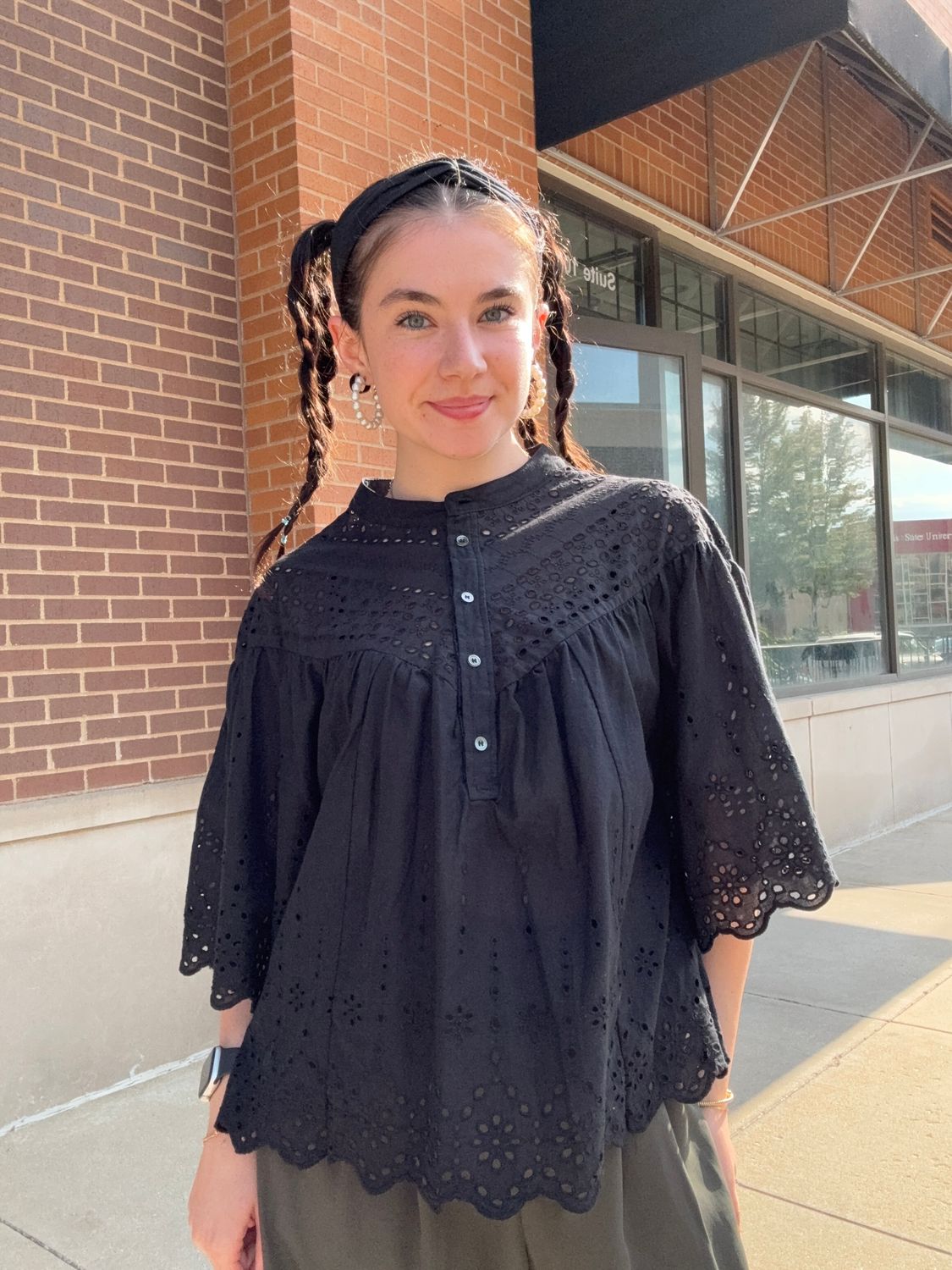 30A EMBROIDERED EYELET ELBOW