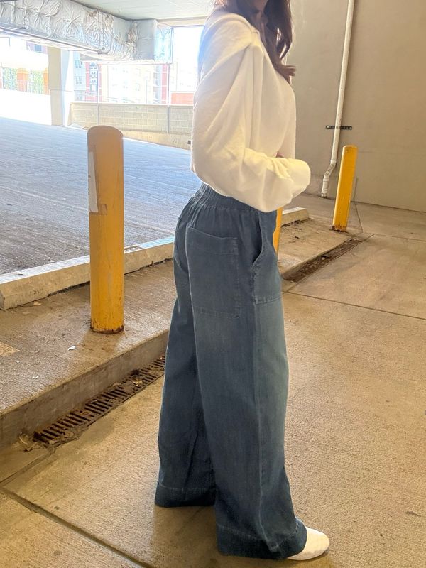 BREEZY DENIM PULL-ON