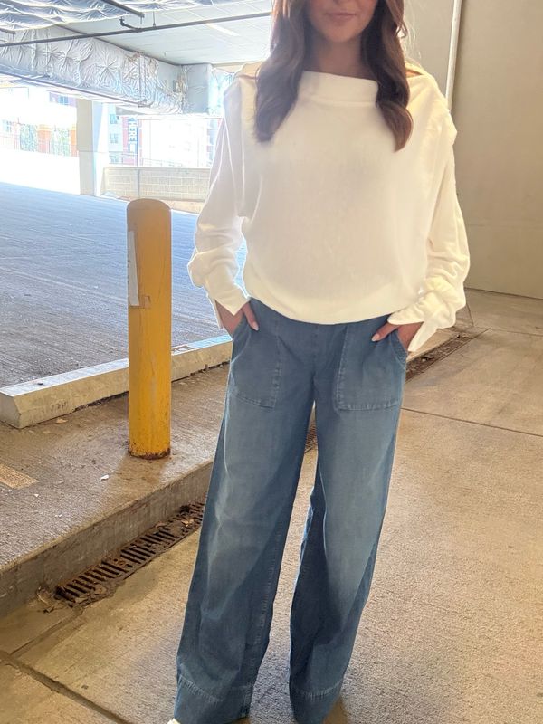 BREEZY DENIM PULL-ON