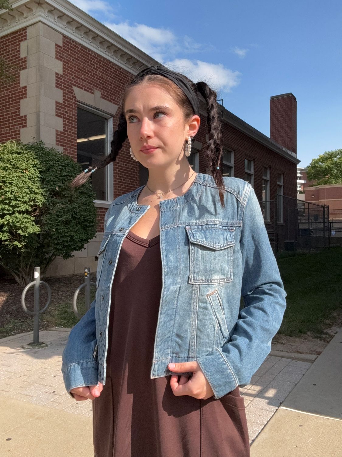 COLLARLESS TRUCKER