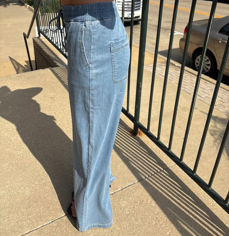 30A CLASSIC COMFORT PULL-ON JEANS