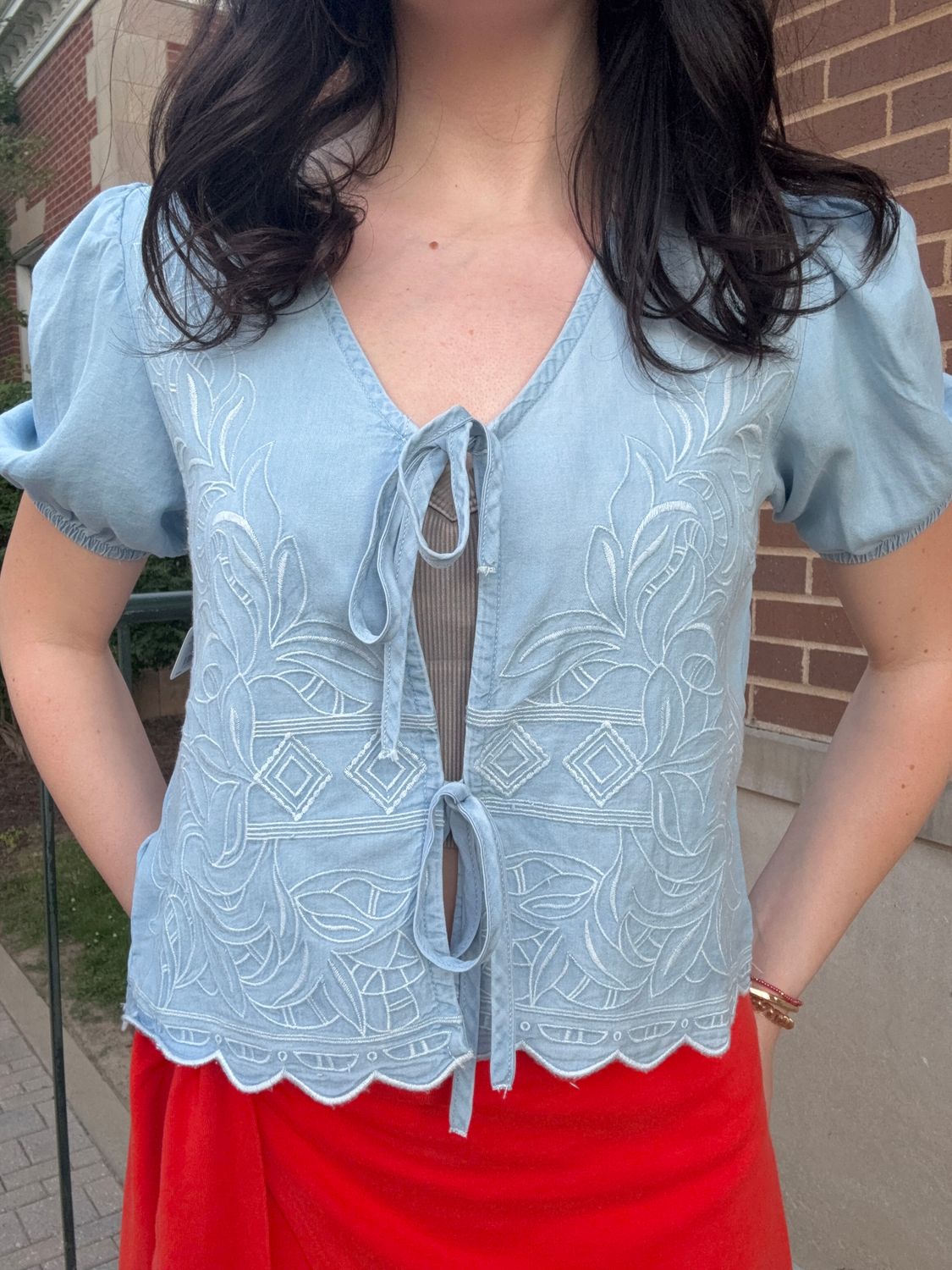 SALLY FRONT TIE SCALLOPED TOP