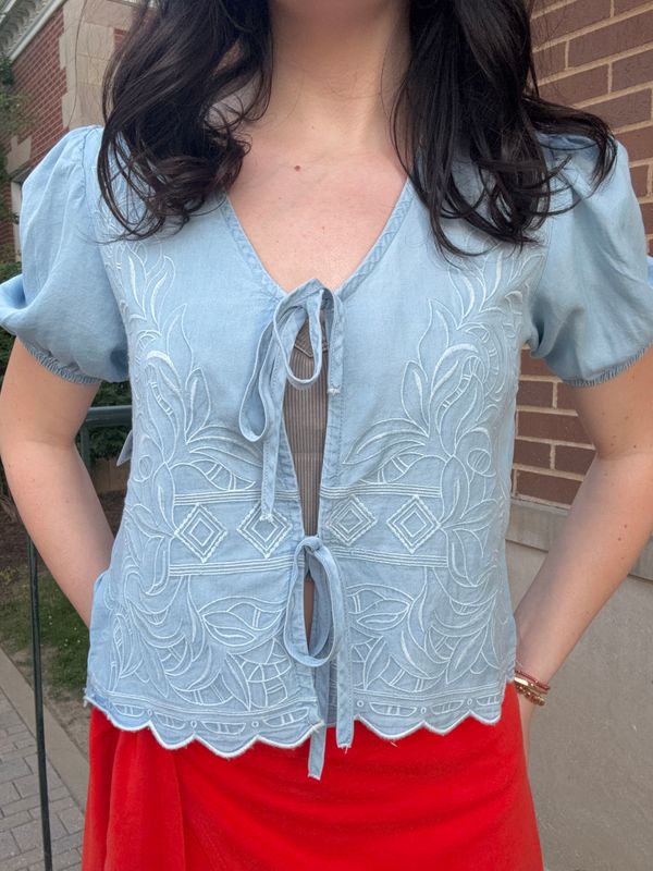 SALLY FRONT TIE SCALLOPED TOP