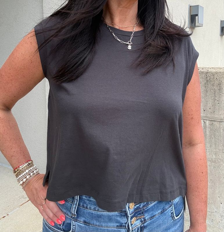 FLEX SLEEVELESS TEE