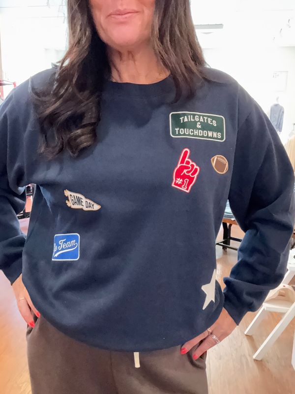 BOYFRIEND PATCH SWEATSHIRT