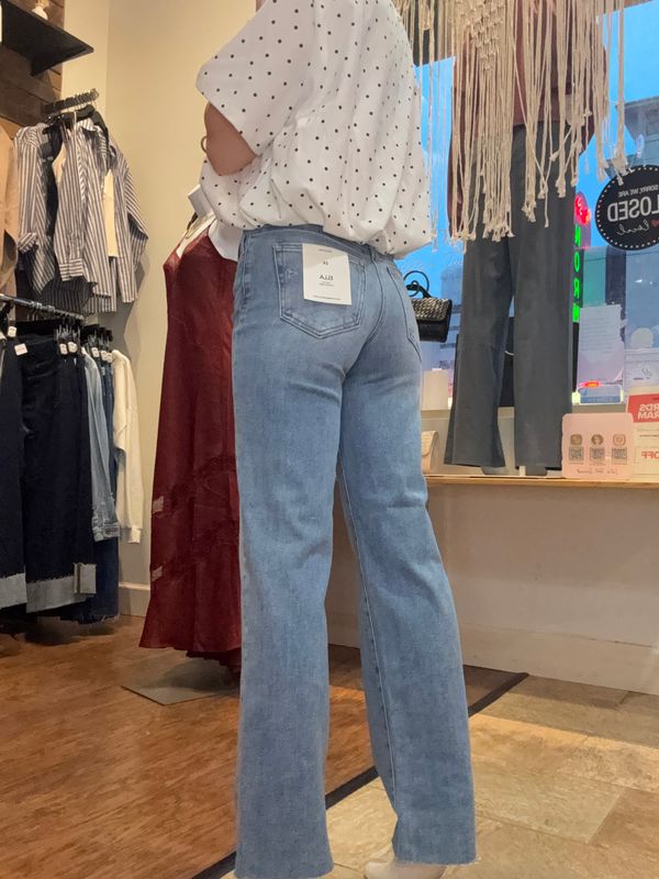 ELLA MID-RISE CLASSIC STRAIGHT LEG