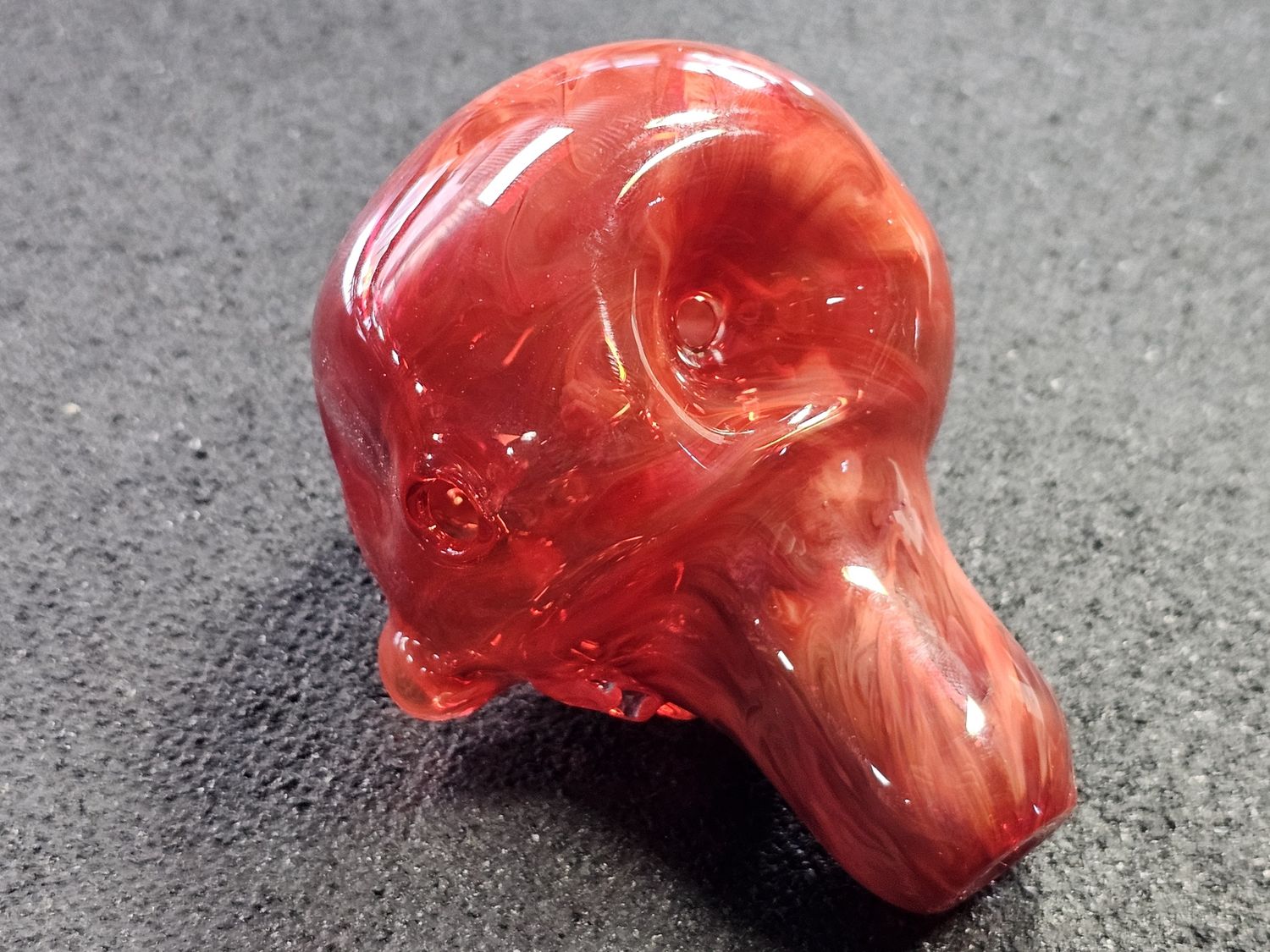Dom Greco Glass Skull Pipe (red)